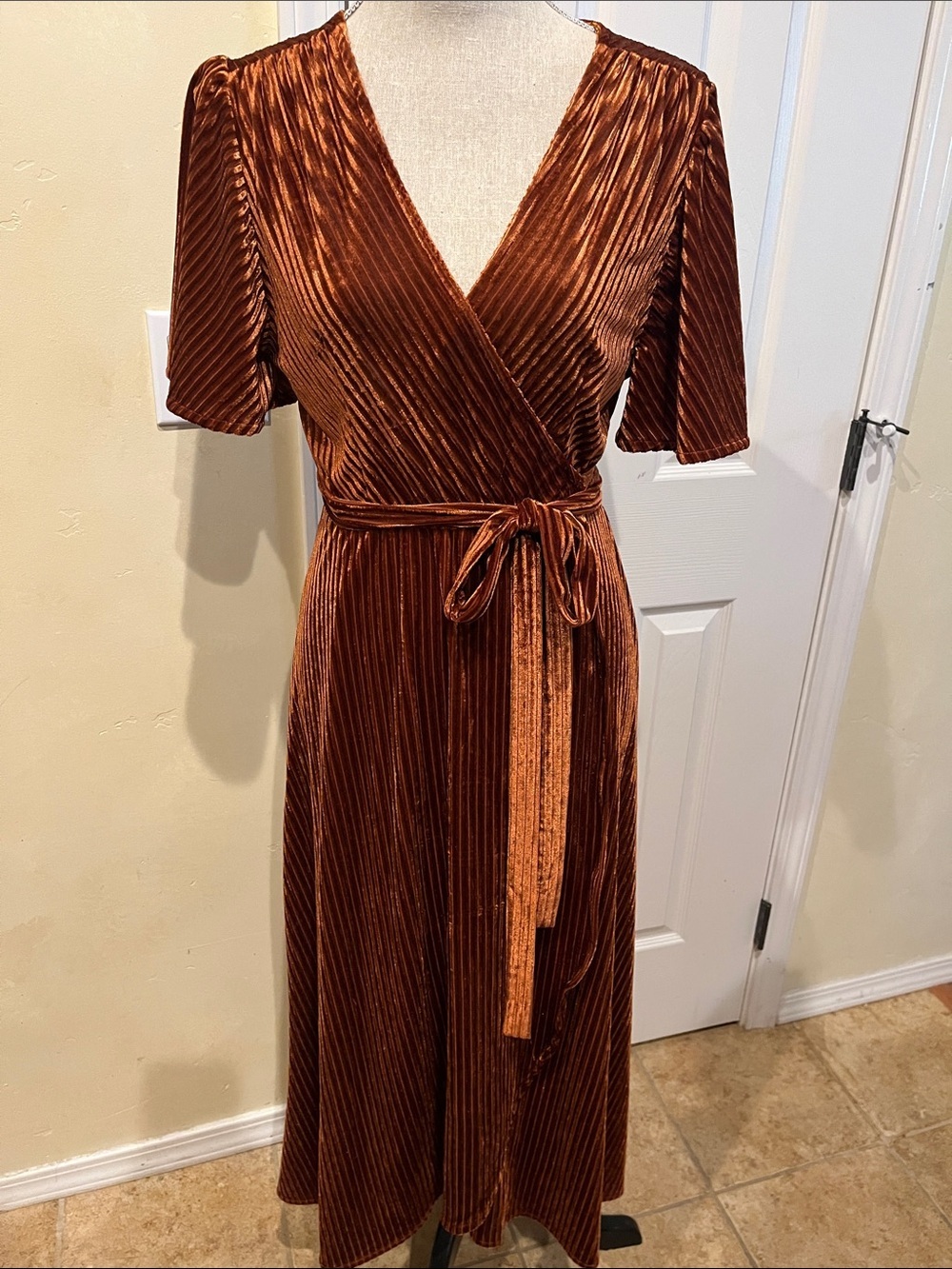 Simplee Women's Copper Velvet Wrap Dress